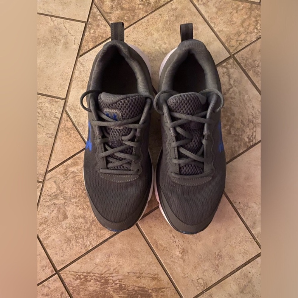 Under Armour Men's Gray Athletic Sneakers with Blue Logo - Picture 4 of 7